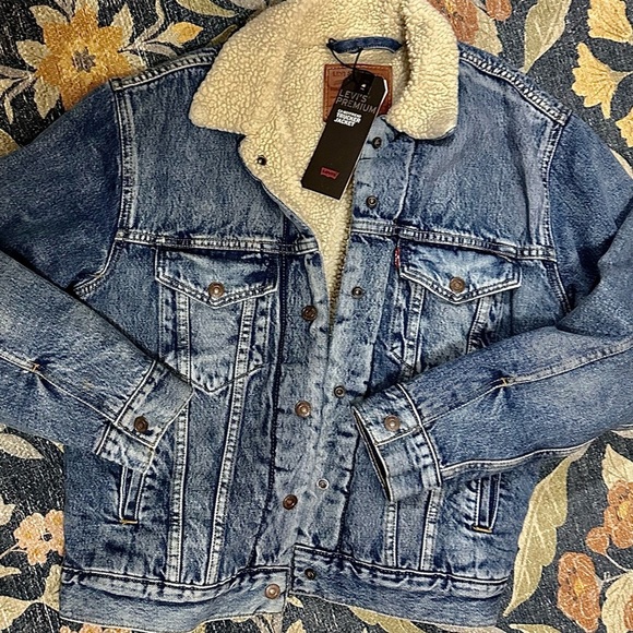 Levi's Jackets & Blazers - LEVIS EX-BOYFRIEND SHERPA JACKET NWT